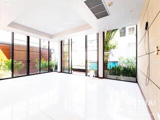 For RENT : House Phromphong / 4 Bedroom / 4 Bathrooms / 551 sqm / 180000 THB [8257237]