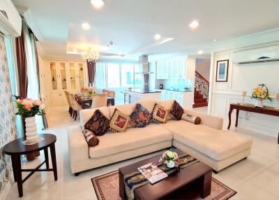 For RENT : Piyathip Place / 4 Bedroom / 4 Bathrooms / 375 sqm / 220000 THB [8371365]