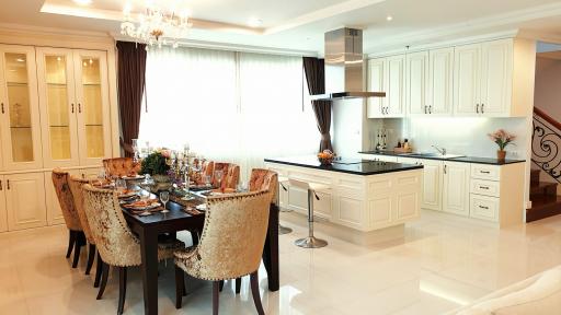 For RENT : Piyathip Place / 4 Bedroom / 4 Bathrooms / 375 sqm / 220000 THB [8371365]