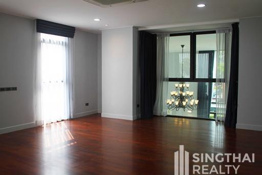 For RENT : House Phromphong / 6 Bedroom / 7 Bathrooms / 421 sqm / 180000 THB [8599958]