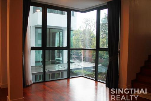 For RENT : House Phromphong / 6 Bedroom / 7 Bathrooms / 421 sqm / 180000 THB [8599958]