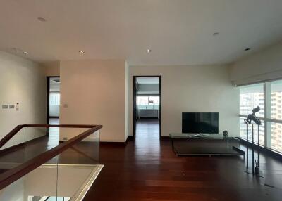 For RENT : Le Raffine Jambunuda Sukhumvit 31 / 3 Bedroom / 3 Bathrooms / 366 sqm / 180000 THB [8611281]