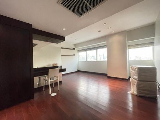 For RENT : Le Raffine Jambunuda Sukhumvit 31 / 3 Bedroom / 3 Bathrooms / 366 sqm / 180000 THB [8611281]