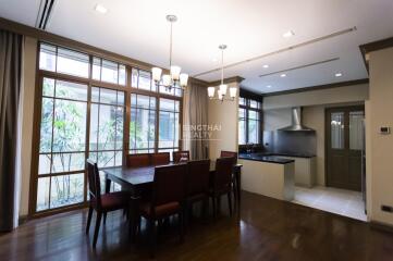 For RENT : House Phrakanong / 4 Bedroom / 5 Bathrooms / 440 sqm / 180000 THB [9037025]