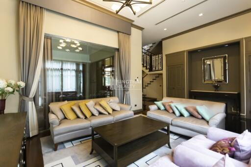 For RENT : House Phrakanong / 4 Bedroom / 5 Bathrooms / 440 sqm / 180000 THB [9037025]