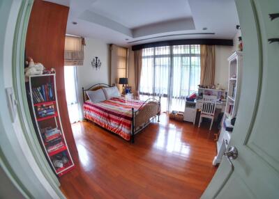 For RENT : House Phrakanong / 4 Bedroom / 5 Bathrooms / 440 sqm / 185000 THB [9659251]