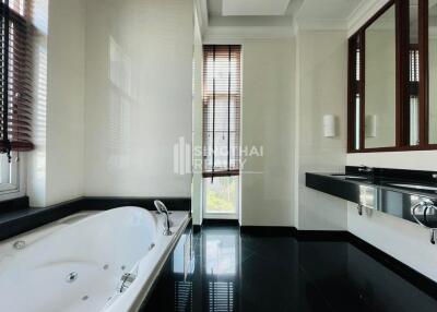 For RENT : Green Ville Exclusive Residence / 4 Bedroom / 5 Bathrooms / 500 sqm / 189000 THB [9985342]