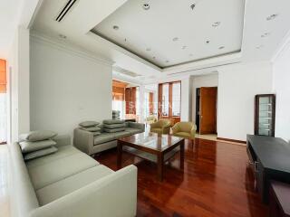 For RENT : Green Ville Exclusive Residence / 4 Bedroom / 5 Bathrooms / 500 sqm / 189000 THB [9985342]