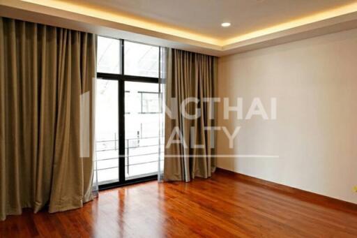 For RENT : House Phromphong / 4 Bedroom / 5 Bathrooms / 546 sqm / 190000 THB [4459979]