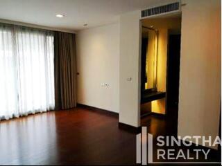 For RENT : Raveevan Suites / 4 Bedroom / 4 Bathrooms / 551 sqm / 190000 THB [8647962]