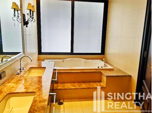 For RENT : Raveevan Suites / 4 Bedroom / 4 Bathrooms / 551 sqm / 190000 THB [8647962]