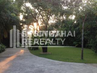 For RENT : House Phrakanong / 3 Bedroom / 3 Bathrooms / 401 sqm / 200000 THB [4039271]