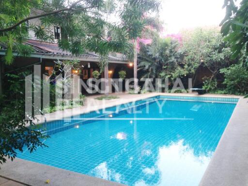 For RENT : House Phrakanong / 3 Bedroom / 3 Bathrooms / 401 sqm / 200000 THB [4039271]