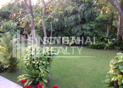 For RENT : House Phrakanong / 3 Bedroom / 3 Bathrooms / 401 sqm / 200000 THB [4039271]