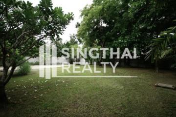 For RENT : House Ekkamai / 4 Bedroom / 3 Bathrooms / 551 sqm / 200000 THB [4047047]