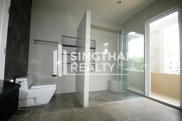 For RENT : House Ekkamai / 4 Bedroom / 3 Bathrooms / 551 sqm / 200000 THB [4047047]