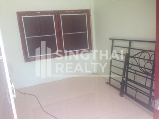 For RENT : House Ekkamai / 4 Bedroom / 3 Bathrooms / 351 sqm / 200000 THB [4125359]