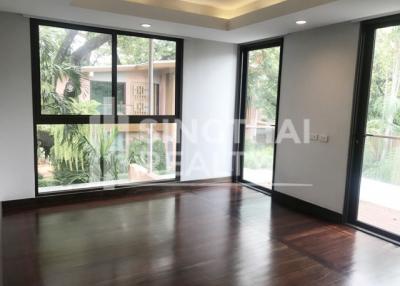 For RENT : House Sathorn / 4 Bedroom / 5 Bathrooms / 401 sqm / 200000 THB [4633058]