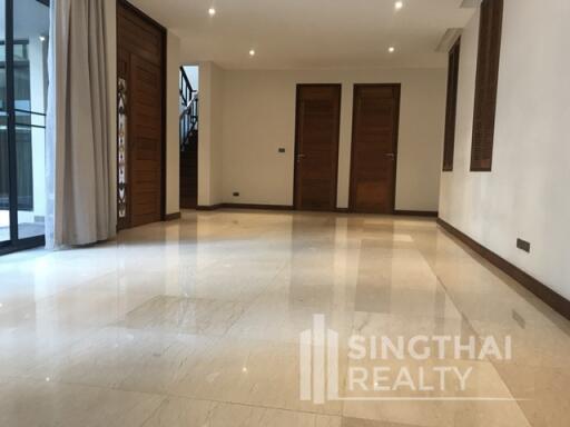 For RENT : House Phromphong / 4 Bedroom / 5 Bathrooms / 481 sqm / 200000 THB [4997594]