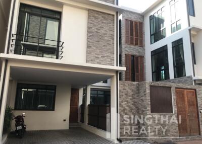 For RENT : House Phromphong / 4 Bedroom / 5 Bathrooms / 481 sqm / 200000 THB [4997594]