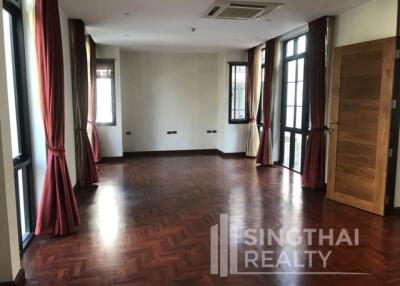 For RENT : House Phromphong / 4 Bedroom / 5 Bathrooms / 481 sqm / 200000 THB [4997594]