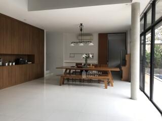 For RENT : House Thonglor / 3 Bedroom / 4 Bathrooms / 381 sqm / 200000 THB [5122211]