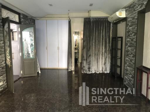 For RENT : House Thonglor / 3 Bedroom / 4 Bathrooms / 381 sqm / 200000 THB [5122211]