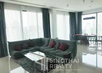 For RENT : Le Raffine Jambu Dvipa Sukhumvit 39 / 3 Bedroom / 4 Bathrooms / 366 sqm / 200000 THB [5186120]