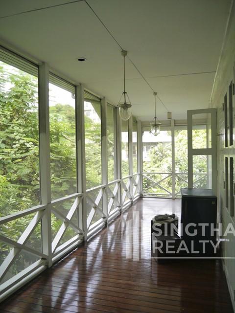 For RENT : House Phromphong / 4 Bedroom / 4 Bathrooms / 301 sqm / 200000 THB [5242502]