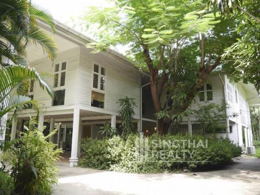 For RENT : House Phromphong / 4 Bedroom / 4 Bathrooms / 301 sqm / 200000 THB [5242502]