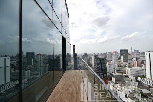 For RENT : The Ritz - Carlton Residences at MahaNakhon / 2 Bedroom / 3 Bathrooms / 196 sqm / 200000 THB [5843219]