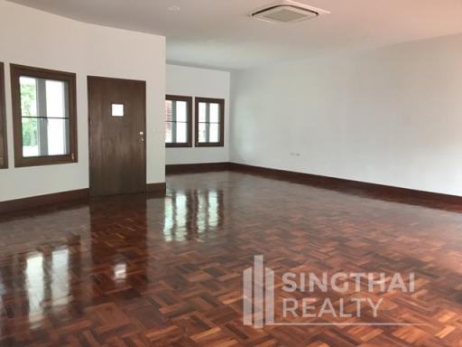 For RENT : House Asoke / 4 Bedroom / 4 Bathrooms / 351 sqm / 200000 THB [6088314]