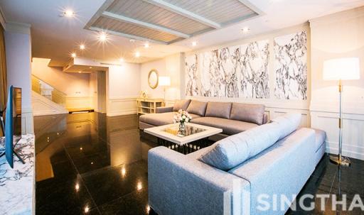 For RENT : Le Raffine Jambunuda Sukhumvit 31 / 3 Bedroom / 4 Bathrooms / 371 sqm / 200000 THB [6253505]