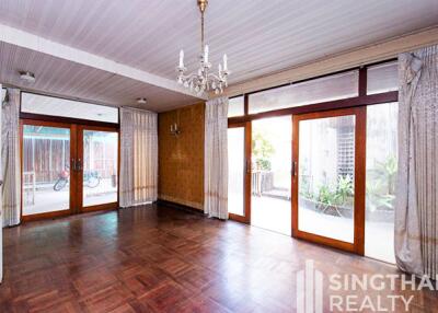 For RENT : House Thonglor / 3 Bedroom / 3 Bathrooms / 361 sqm / 200000 THB [6835216]