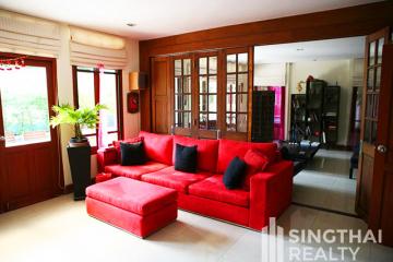 For RENT : House Ekkamai / 4 Bedroom / 5 Bathrooms / 451 sqm / 200000 THB [7131308]