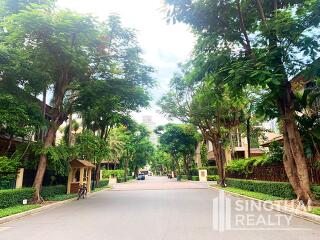 For RENT : House Phrakanong / 4 Bedroom / 5 Bathrooms / 438 sqm / 200000 THB [8135717]