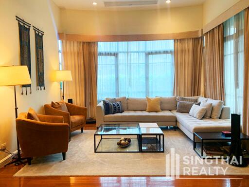 For RENT : House Phrakanong / 4 Bedroom / 5 Bathrooms / 438 sqm / 200000 THB [8135717]