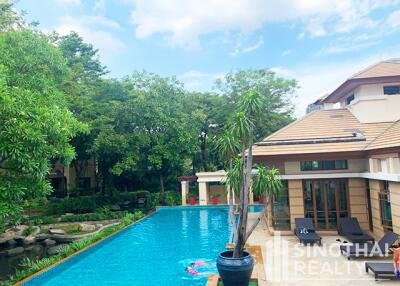 For RENT : House Phrakanong / 4 Bedroom / 5 Bathrooms / 438 sqm / 200000 THB [8135717]