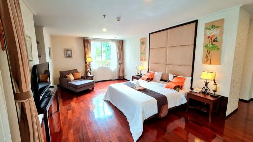 For RENT : Piyathip Place / 4 Bedroom / 4 Bathrooms / 650 sqm / 220000 THB [8371337]