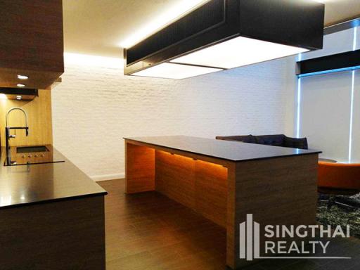 For RENT : Penthouse Condominium 3 / 5 Bedroom / 5 Bathrooms / 251 sqm / 200000 THB [8496890]