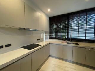 For RENT : Townhouse Phromphong / 4 Bedroom / 5 Bathrooms / 380 sqm / 220000 THB [9322060]