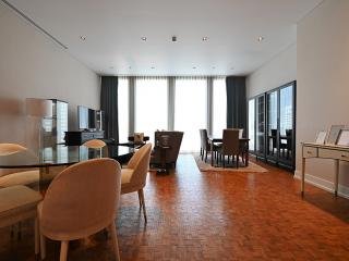 For RENT : The Ritz - Carlton Residences at MahaNakhon / 3 Bedroom / 3 Bathrooms / 223 sqm / 200000 THB [10390429]