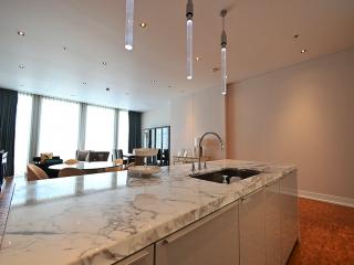 For RENT : The Ritz - Carlton Residences at MahaNakhon / 3 Bedroom / 3 Bathrooms / 223 sqm / 200000 THB [10390429]