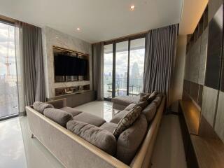 For RENT : Q 1 Sukhumvit / 3 Bedroom / 4 Bathrooms / 201 sqm / 200000 THB [10719744]