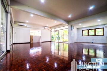 For RENT : House Asoke / 3 Bedroom / 3 Bathrooms / 401 sqm / 220000 THB [6266794]