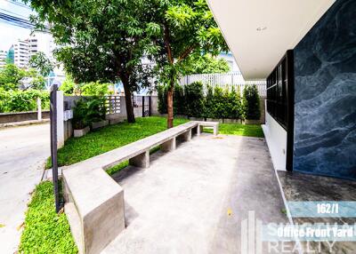 For RENT : House Asoke / 3 Bedroom / 3 Bathrooms / 401 sqm / 220000 THB [6266794]