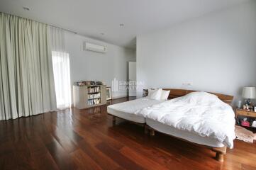 For RENT : House Ekkamai / 4 Bedroom / 4 Bathrooms / 550 sqm / 220000 THB [9022005]