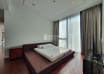 For RENT : MARQUE Sukhumvit / 3 Bedroom / 3 Bathrooms / 190 sqm / 220000 THB [9944479]