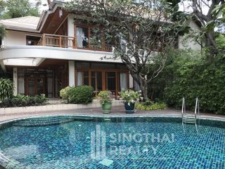 For RENT : House Sathorn / 4 Bedroom / 5 Bathrooms / 136 sqm / 230000 THB [5130965]