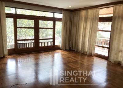 For RENT : House Sathorn / 4 Bedroom / 5 Bathrooms / 136 sqm / 230000 THB [5130965]